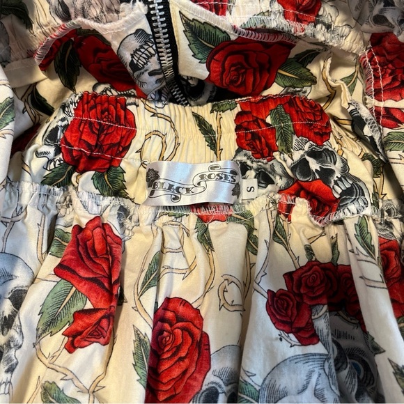 Black roses women’s size small zippered halter dress with skulls and roses - Picture 8 of 8
